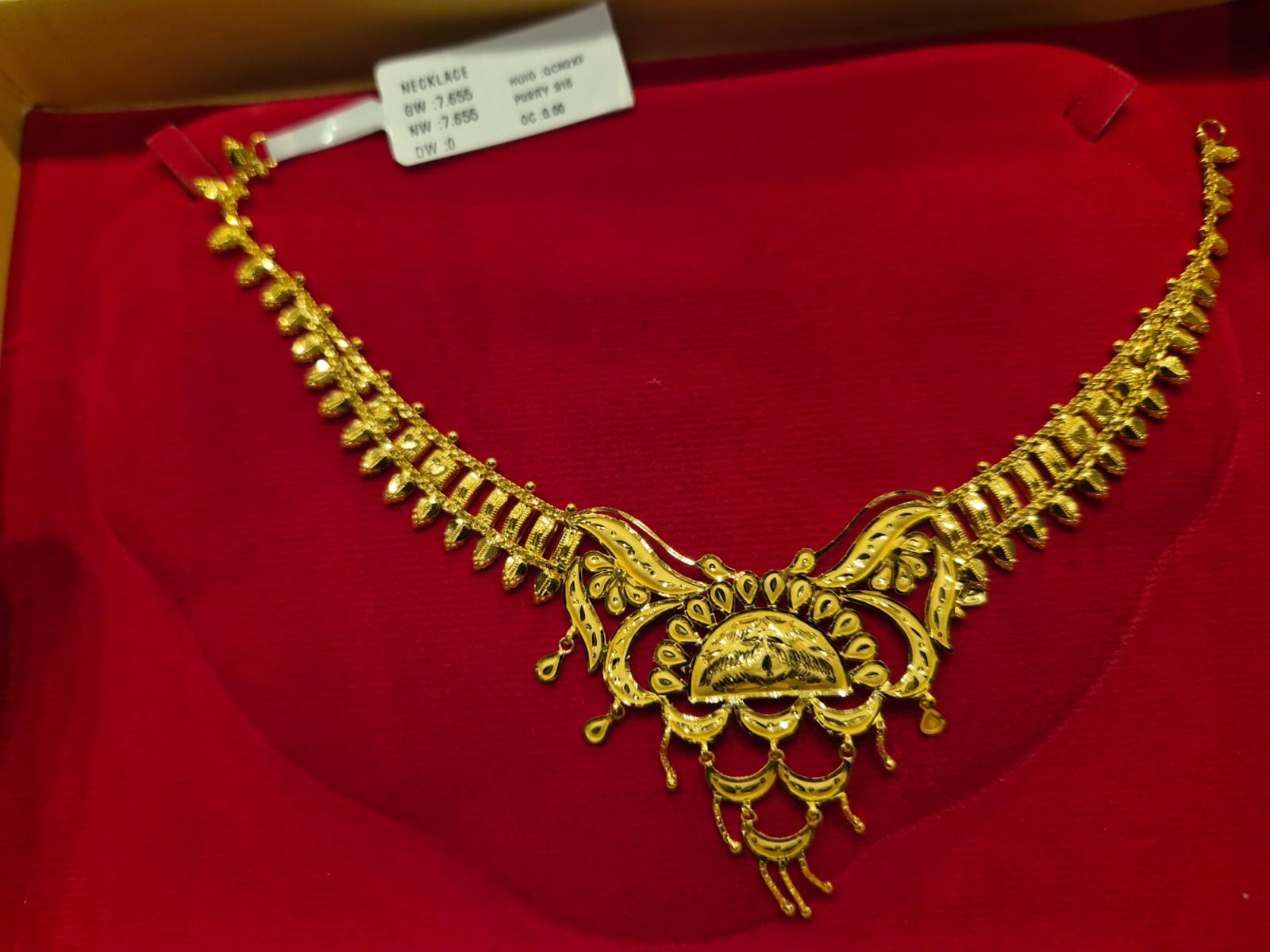NECKLACE