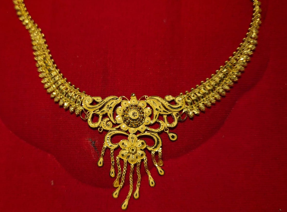 NECKLACE