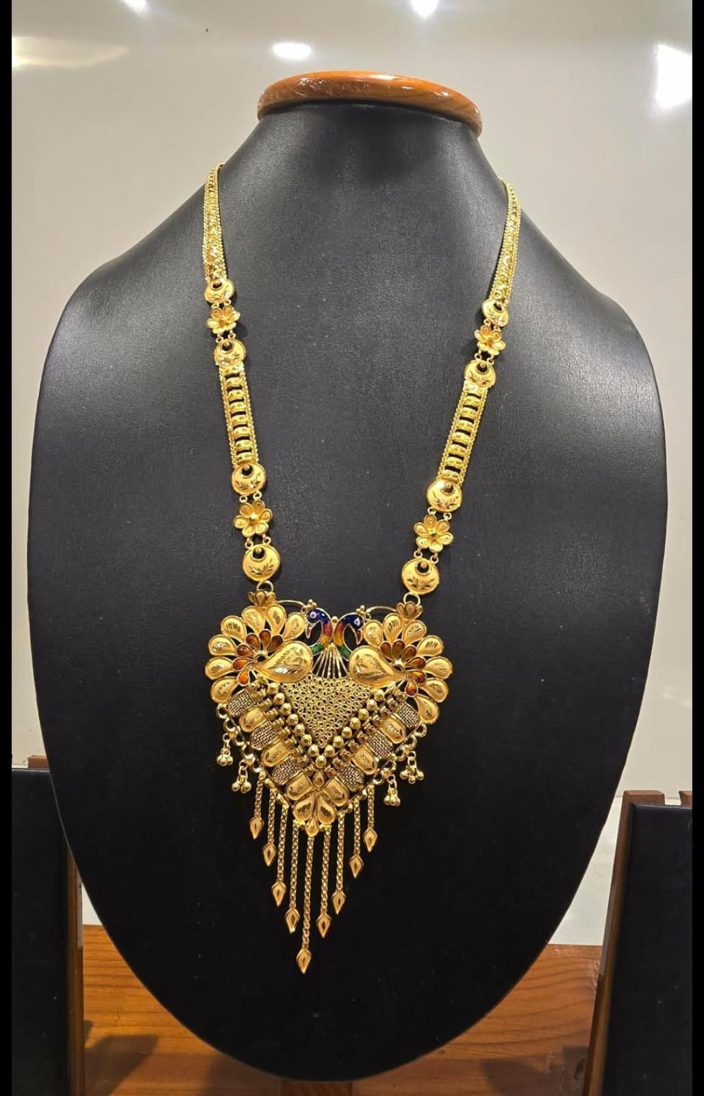 LONG NECKLACE